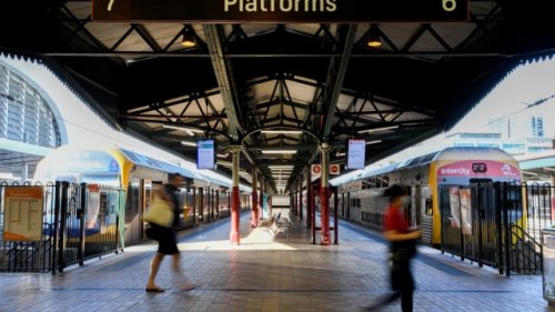 NSW nurses walkout, trains slowdown