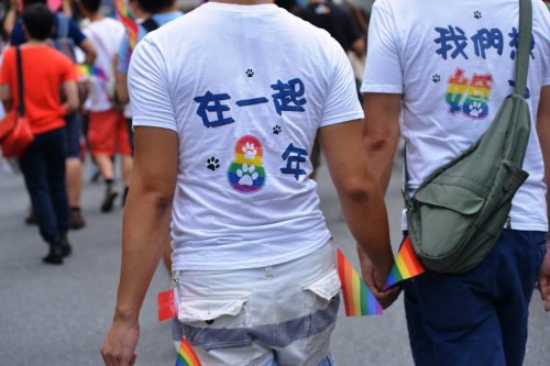 保障同志繼承、扶養權益 法務部擬推《同性伴侶法》 - The News Lens 關鍵評論網