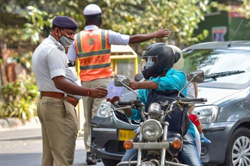 2 Bengaluru traffic cops suspended for demanding Rs 2500 bribe from motorist