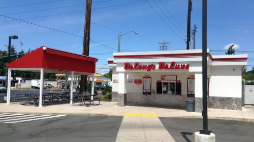 Popular burger restaurant DeLong’s Deluxe has closed permanently