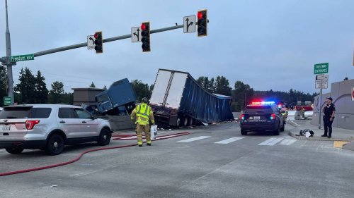 Teens arrested in wreck that killed semi-truck driver in Lakewood