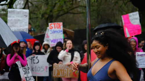 Inslee signs Strippers’ Bill of Rights today. When booze will hit WA clubs is uncertain