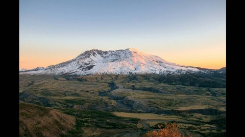 Snowboarder reaches Mount St. Helens summit, then plunges to his death, center says