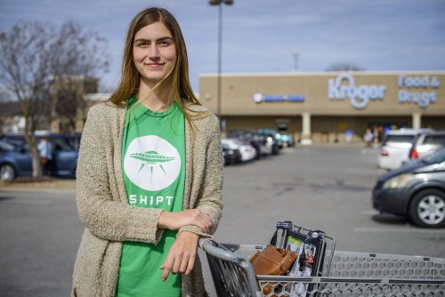 This Woman Makes $17.50 an Hour Grocery Shopping in Her Free Time