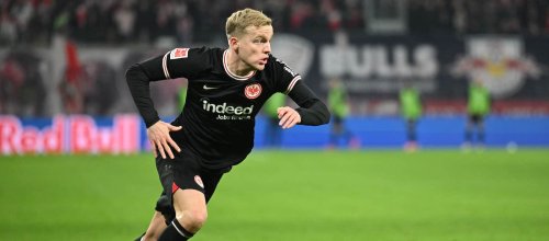 Donny van de Beek completes 65 minutes for Eintracht Frankfurt in their Bundesliga draw with Wolfsburg - Man United News And Transfer News | The Peoples Person