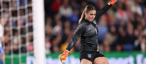 Manchester United goalkeeper Mary Earps officially ranked second in the world