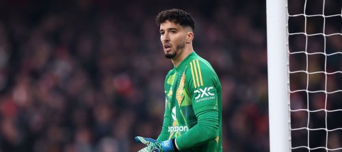 Besiktas have offered Manchester United €3 million for Altay Bayindir
