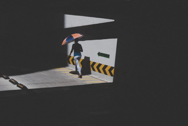 The Elegant Minimalist Street Photography of Victor Morante