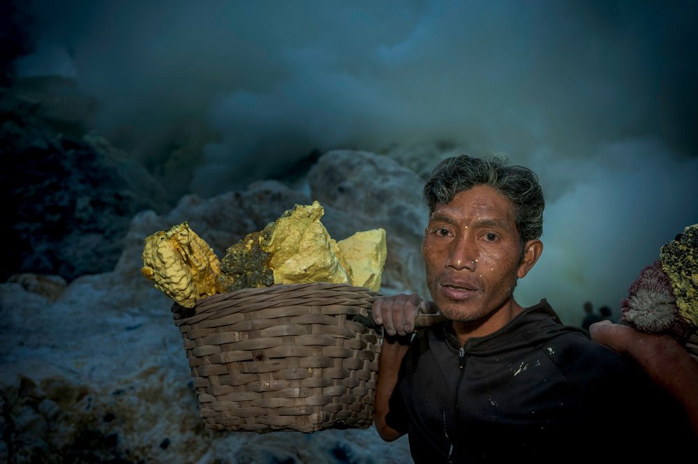 Manish Lakhani Reveals a Day in the Life of Sulfur Miners in Indonesia