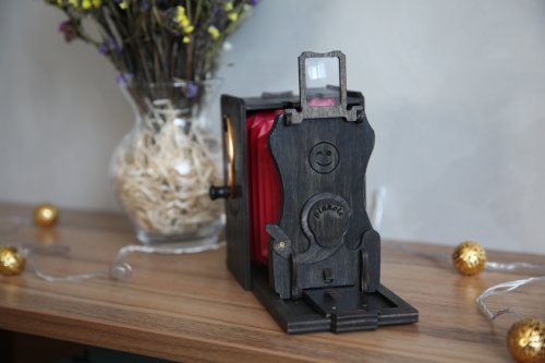 This Really Epic DIY Camera Helps a Ukrainian Company Recover