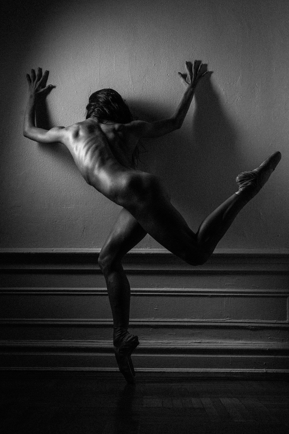 Theik Smith: Dancer Portraits in Black and White