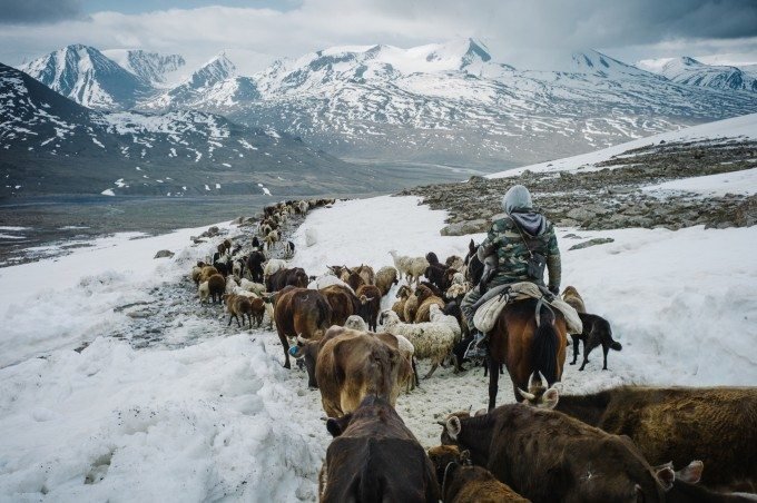 Scott Turner Lives With and Photographs the Kyrgyz People