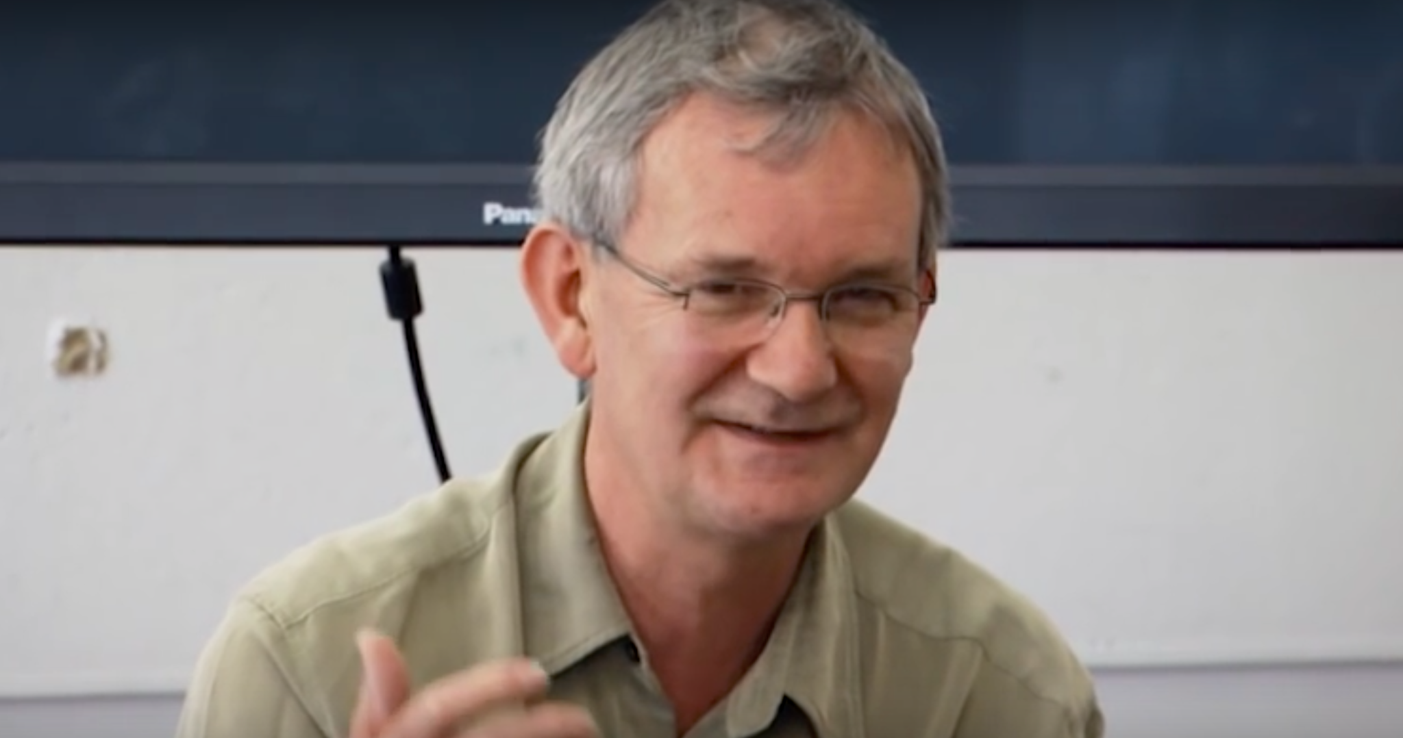 Magnum Photographer Martin Parr Offers Young Photographers Advice