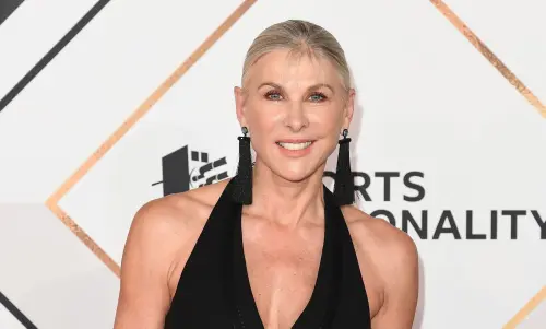 Olympian Sharron Davies leads campaign to show up at MPs’ homes and ask ‘what is a woman?’