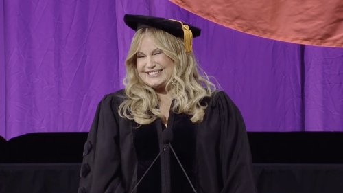Jennifer Coolidge thanks ‘excited gay students’ and ‘less excited hetero’ ones in graduation speech