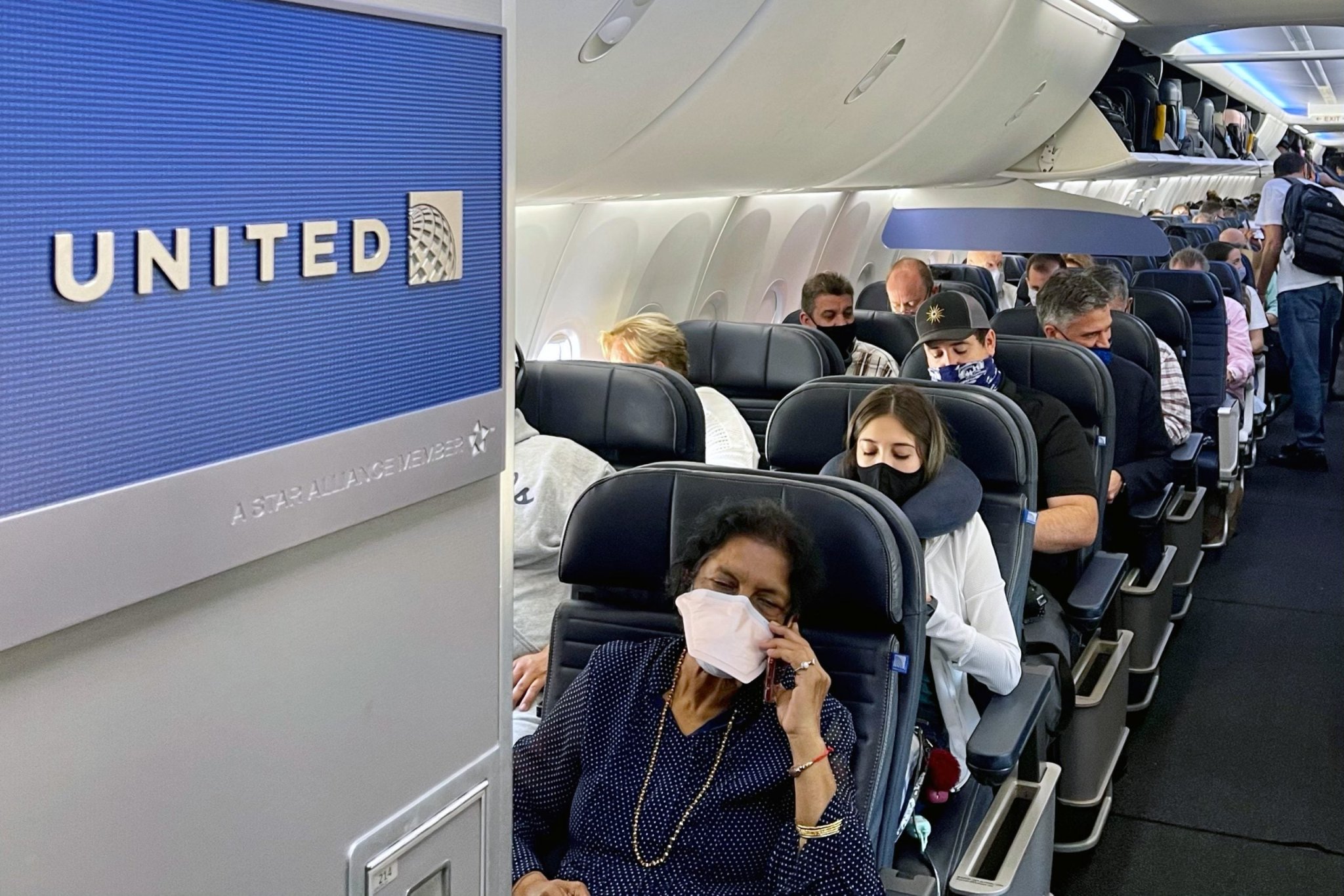 United discontinues practice of allowing free changes for 'fuller' flights