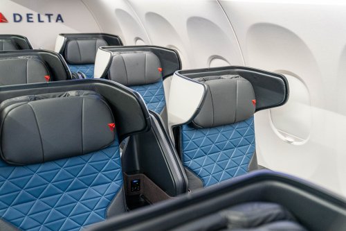 How to get an upgrade when flying on major US airlines