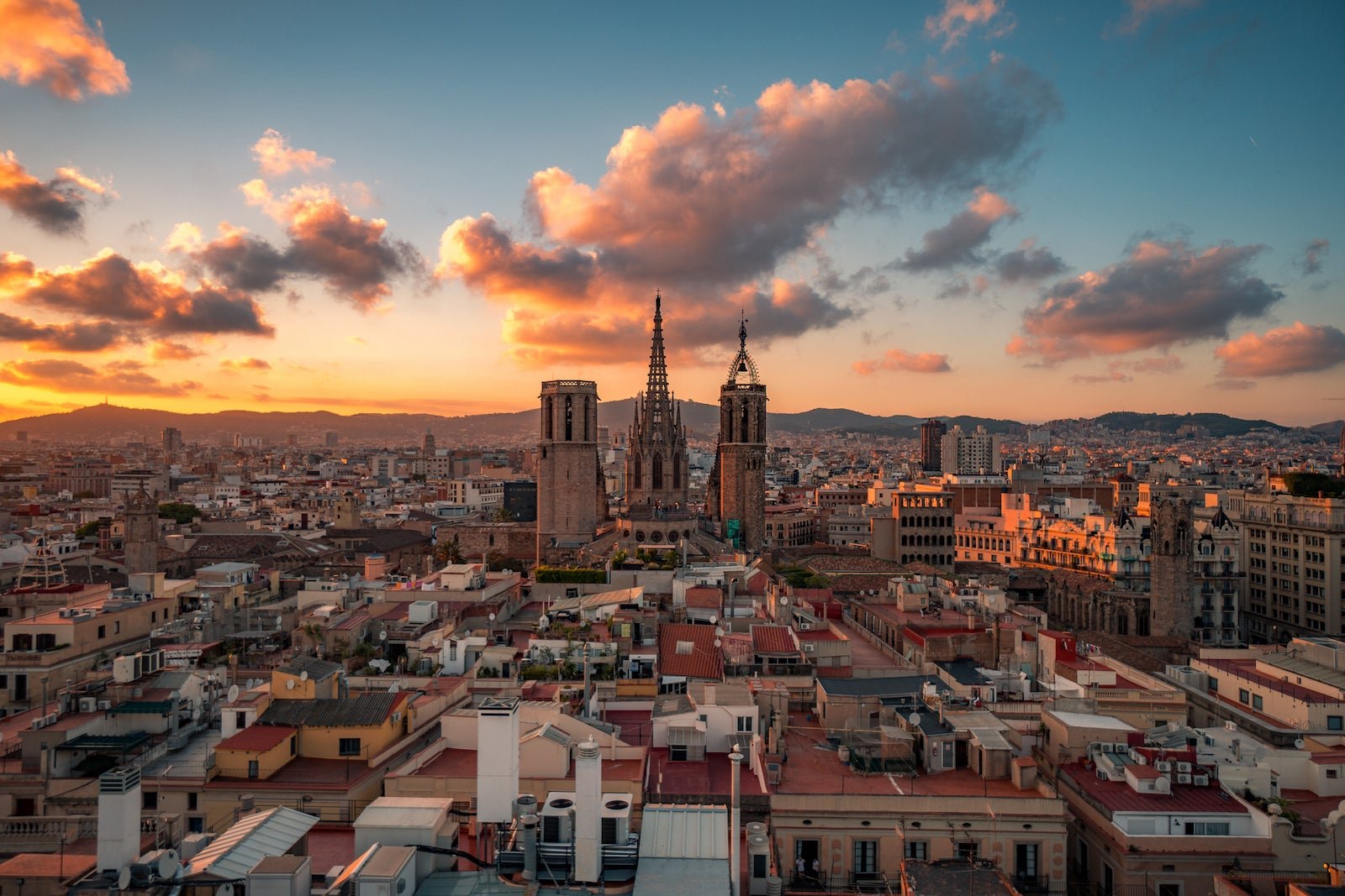 Spain announces COVID-19 booster restriction for American tourists