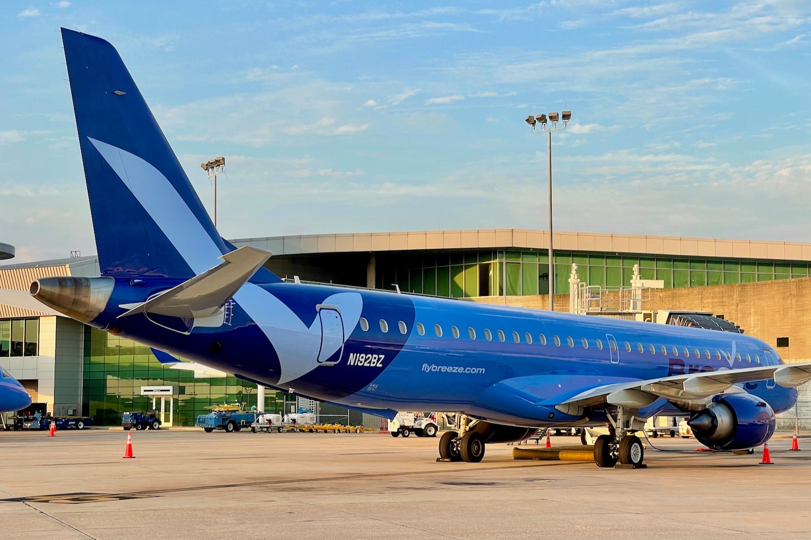 First look and where to sit when flying Breeze Airways’ Embraer jets