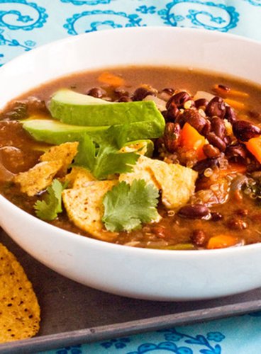 Black Bean & Quinoa Soup – Post Punk Kitchen – Isa Chandra Moskowitz