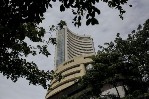 Stock market 'completely ignoring present situation'. Correction coming: Nippon