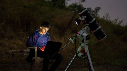 This 16-year-old Star Trek-Star Wars fan from Pune has captured epic, viral image of Moon