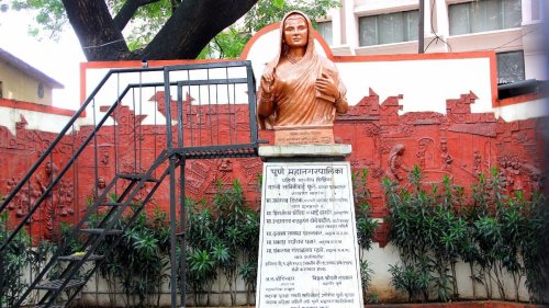 Savitribai Phule carried an extra saree to school. Brahmins regularly threw 'filth' at her