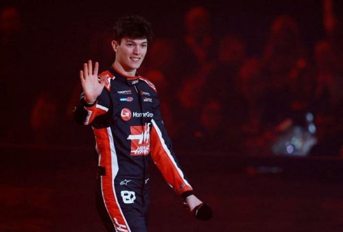 Motor racing-Teen ace Bearman juggles F1 fame and 'normal' life