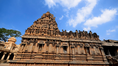 Why are South Indian temples larger than ones in North? Answer isn't 'Islamic invasions'