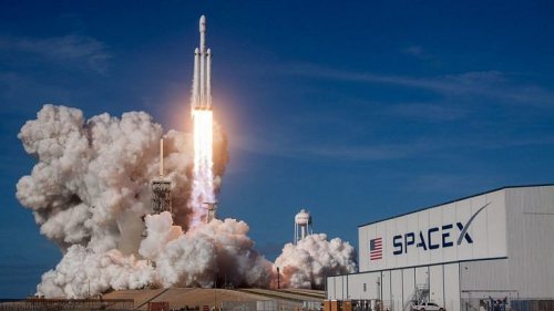Rockets emit 100x more CO₂ per passenger than flights – imagine a space tourism industry