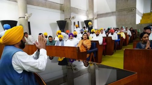 Punjab: राज्यपाल और सरकार के बीच टकराव खत्म, क्या था विधानसभा सत्र का विवाद?