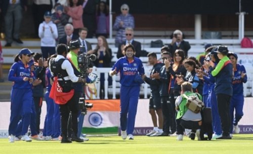 BCCI ने दिग्गज तेज गेंदबाज Jhulan Goswami को शानदार अंतर्राष्ट्रीय करियर के लिए बधाई दी