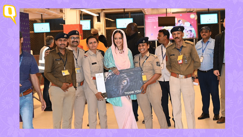 Rihanna भारत में पहली परफॉरमेंस के बाद वापस लौटीं, पैपराजी-पुलिसवालों को लगाया गले|Photos