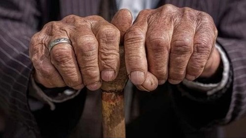 बुजुर्गों के लिए कितना तैयार भारत? 2050 में बूढ़ों की आबादी होगी 30 करोड़: नीति आयोग