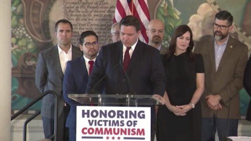 Gov. Ron DeSantis (R-FL) claims college students are supporting communism and mispronounces Che Guevara's name.