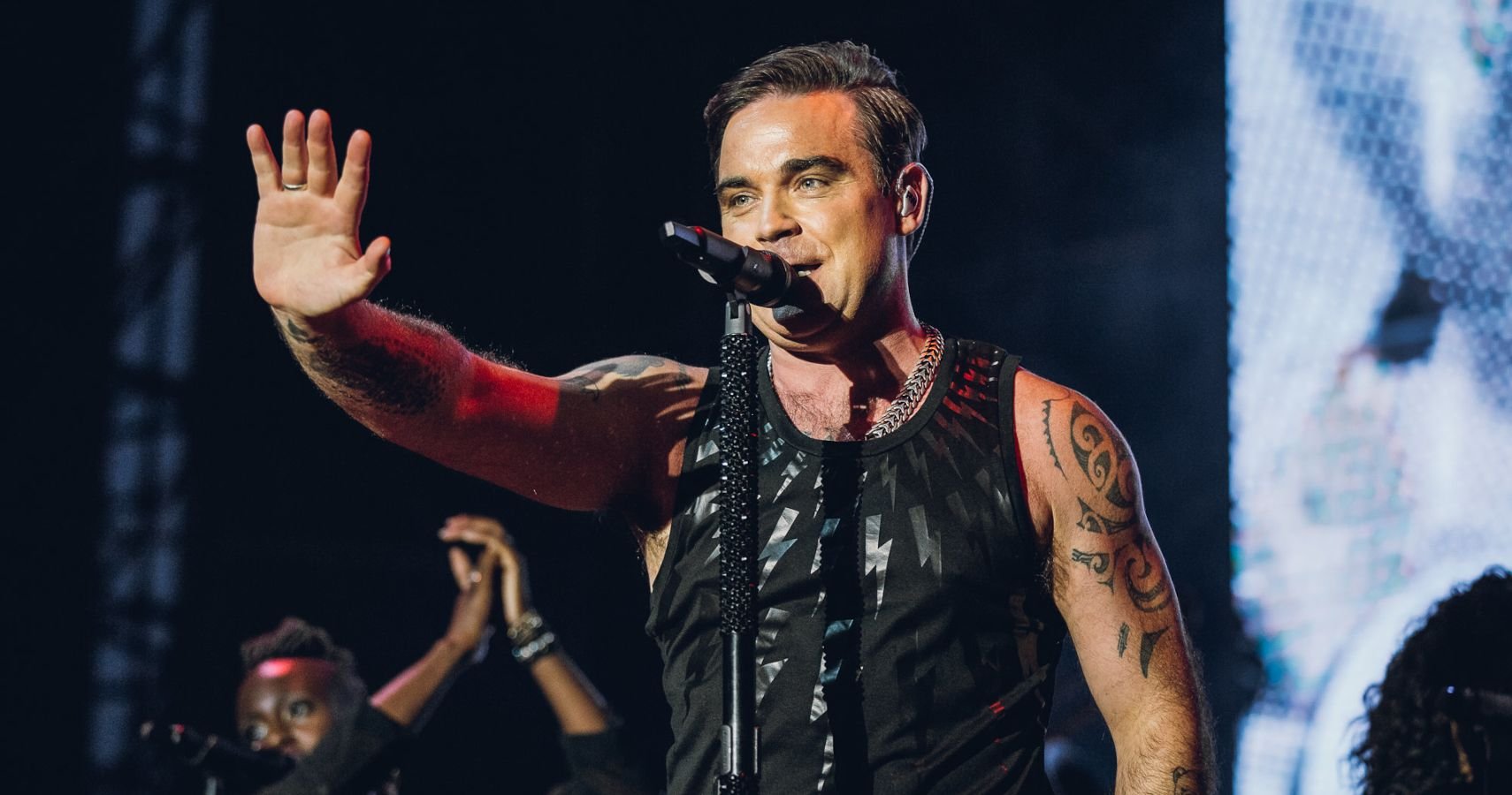8 Ways Robbie Williams Spends His $300 Million Net Worth