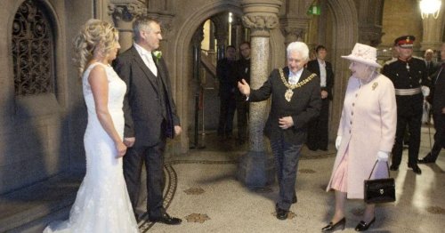 A Couple Had Jokingly Invited The Queen to Their Wedding in 2012 — And She Actually Showed Up