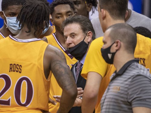 Pitino won't leave Iona for Maryland: 'It will not be me'