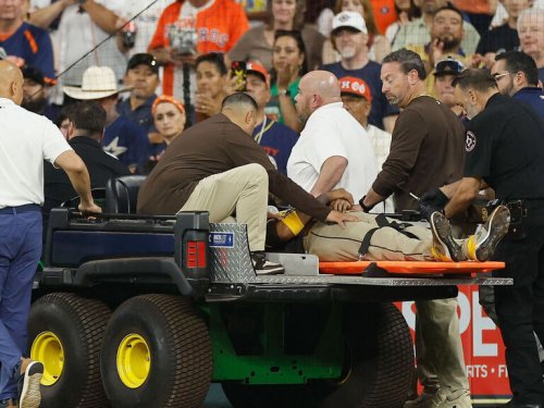Padres' Arraez avoids major injury on scary collision