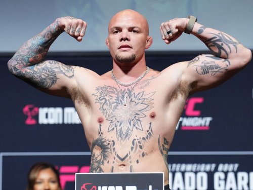 Smith TKO'd by Zhang in final fight of UFC career