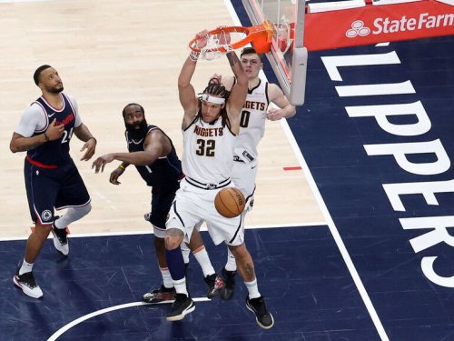Gordon's slam at buzzer leads to Nuggets win over Clippers