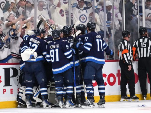 Jets complete comeback in Game 7 double-OT stunner vs. Blues