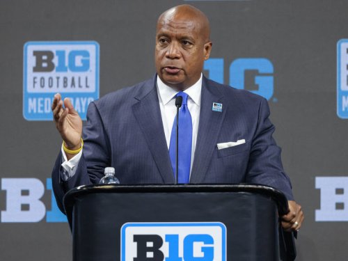 Bears Hire Big Ten Commissioner Warren As Team President | Flipboard