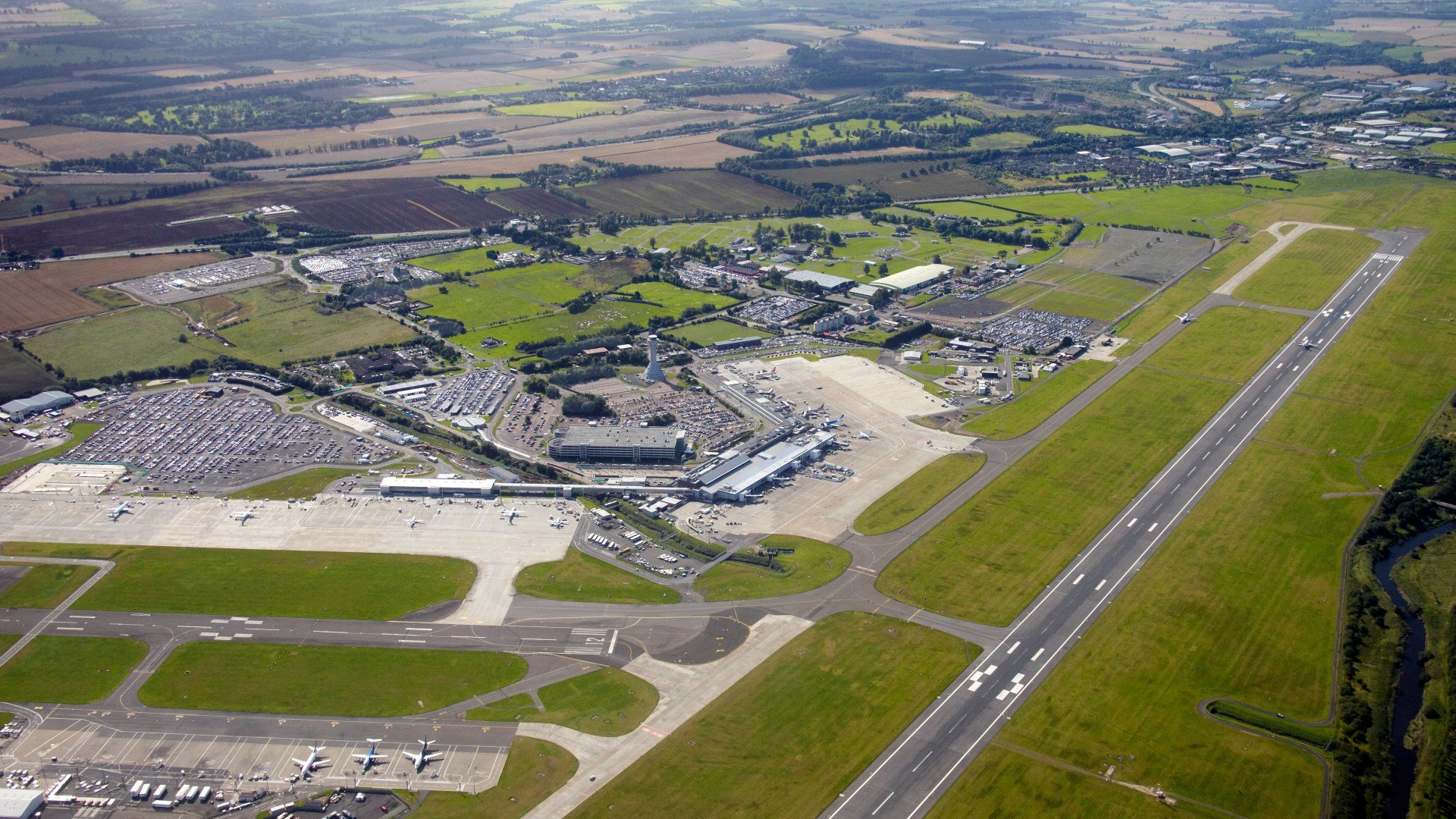 Fire crews scramble to Scots airport as flight declares mid-air emergency