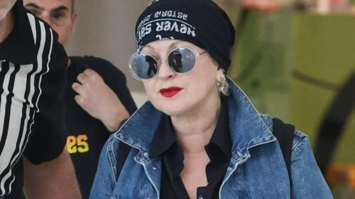 Rarely-seen pop icon looks incredible at 71 as she arrives in Australia for tour