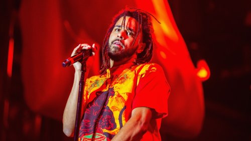 Watch the moment J.Cole makes on stage apology to Kendrick Lamar over rap feud