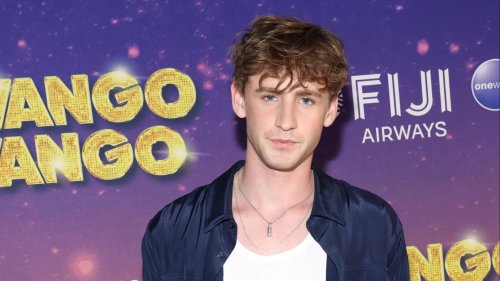 Nepo baby defends landing 1st record deal - do you know his famous comedian dad?