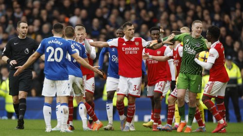 Fans all say same thing about Xhaka after Maupay squares up to him vs Everton
