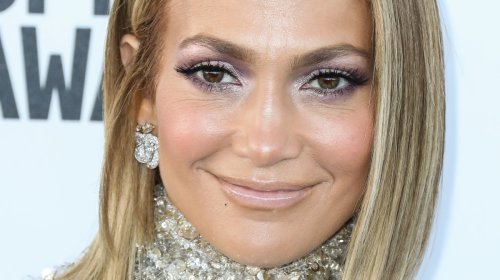 How to Do Jennifer Lopez’s Skincare Routine