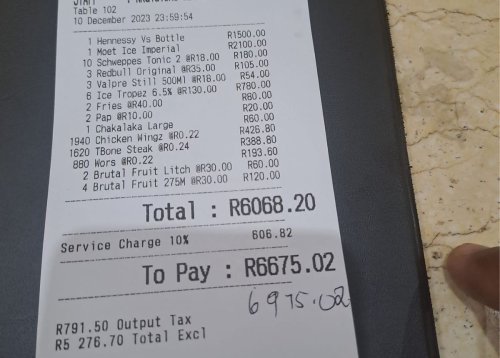 Patron spends nearly R7000 at Durban restaurant, tips waiter